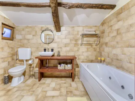 Kapitani, maison 3 pièces avec piscine à Hum : photo 39