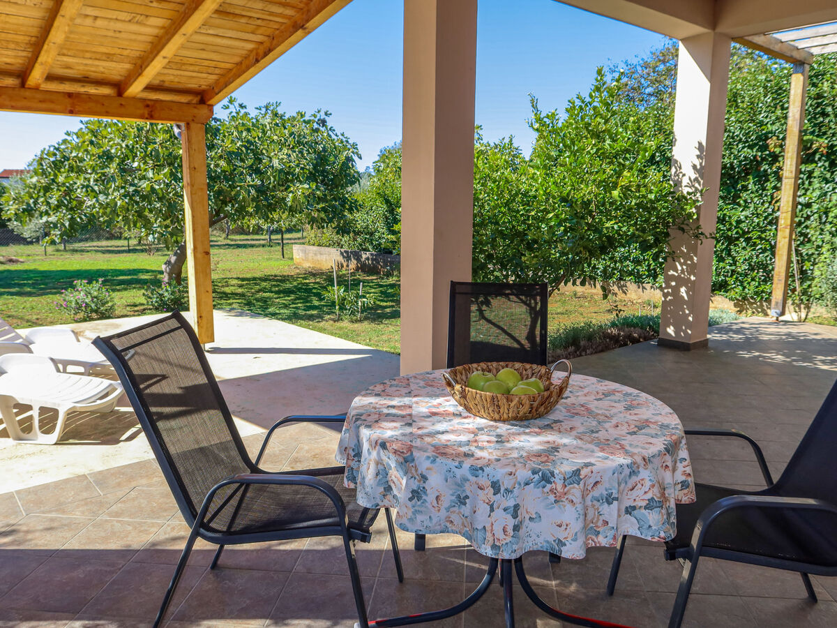 Maison Lorenzo à 150 m de la plage, Privlaka - Photo 2
