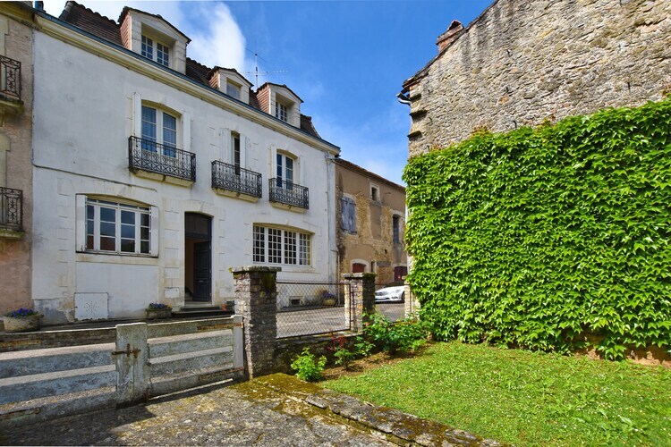 Maison 18e siècle au cœur de Villefranche-du-Périgord - Photo 1
