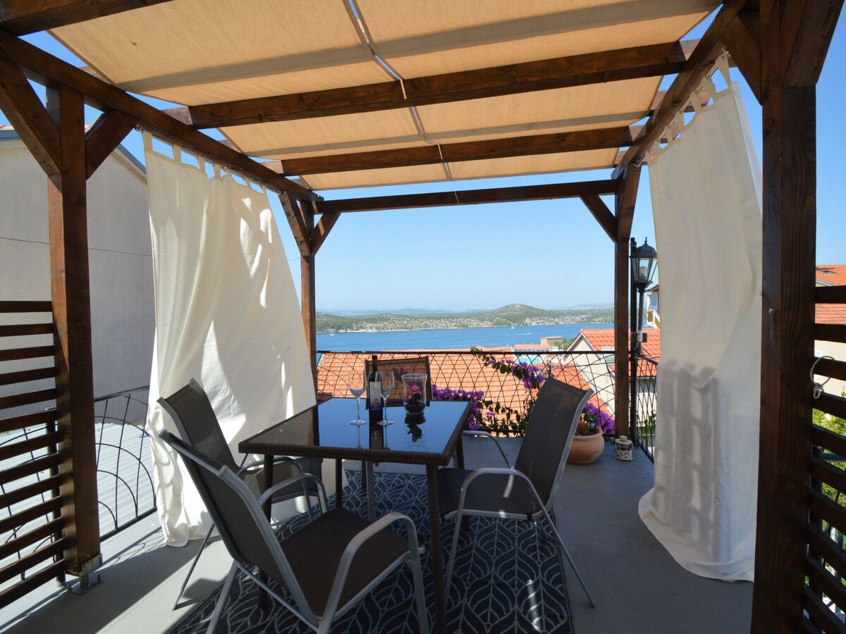 Maison Elin à Šibenik, vue mer et terrasses - Photo 2