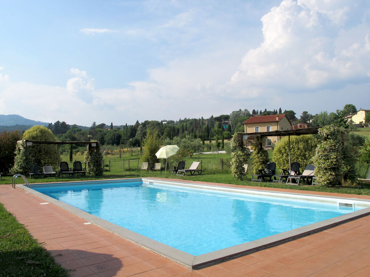 Maison Renata à Lucca : 3 chambres, piscine commune - Photo 2