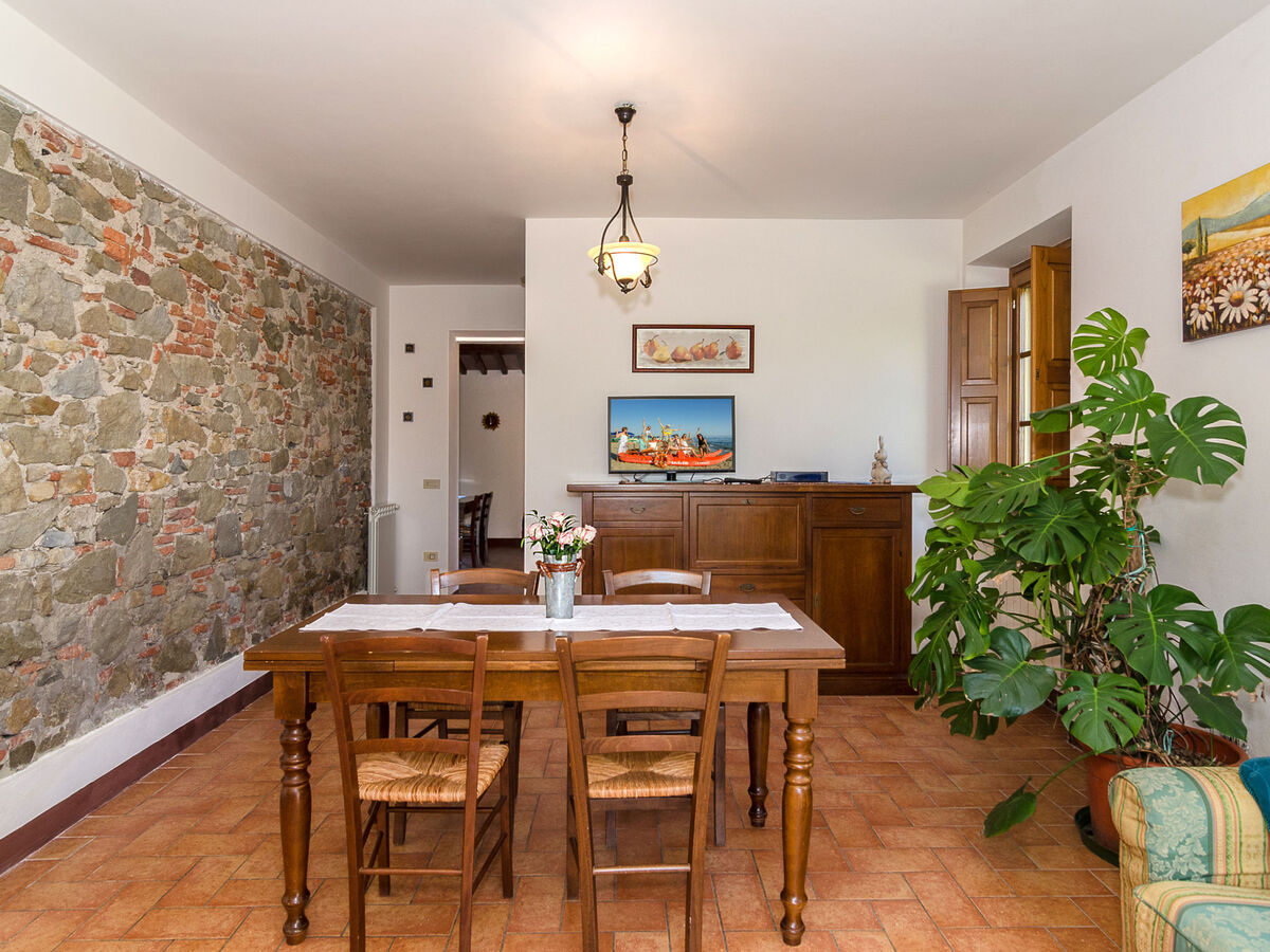 Maison Renata à Lucca : 3 chambres, piscine commune - Photo 4