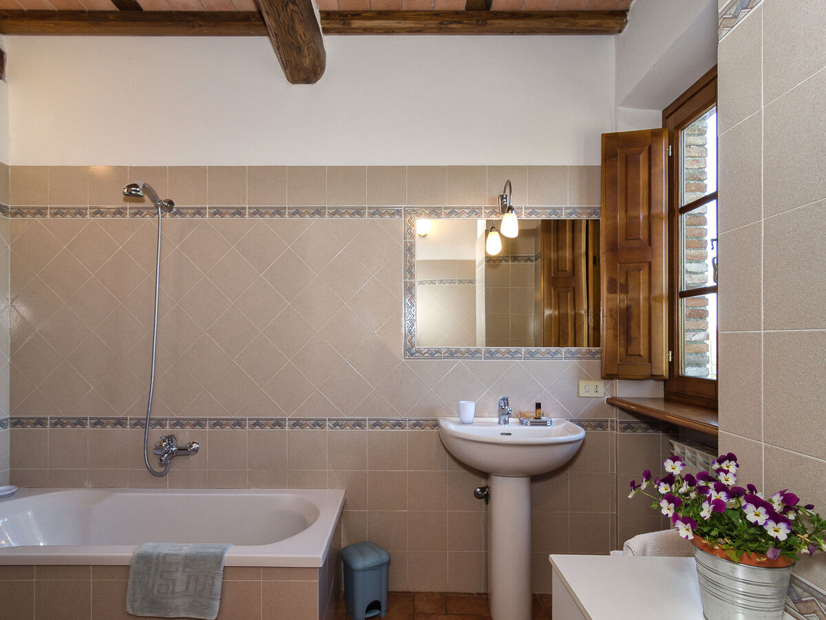 Maison Renata à Lucca : 3 chambres, piscine commune - Photo 10