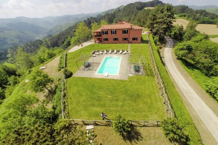 Villa La Collinaccia : 18 pers., piscine privée à Tredozio - Photo 6