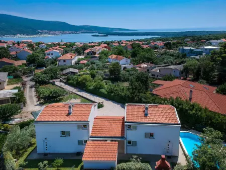 Maison Graziani avec piscine chauffée à Krk : photo 3
