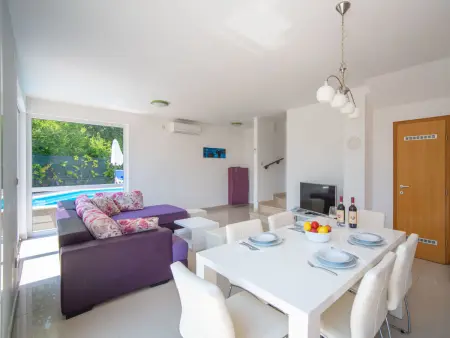Maison Graziani avec piscine chauffée à Krk : photo 4