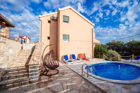 Holiday Home Zubak, Maison de Vacances Jasenice proche Plage & Piscine - Photo 3