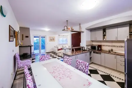 Holiday Home Zubak, Maison de Vacances Jasenice proche Plage & Piscine - Photo 11