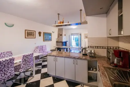 Holiday Home Zubak, Maison de Vacances Jasenice proche Plage & Piscine - Photo 13