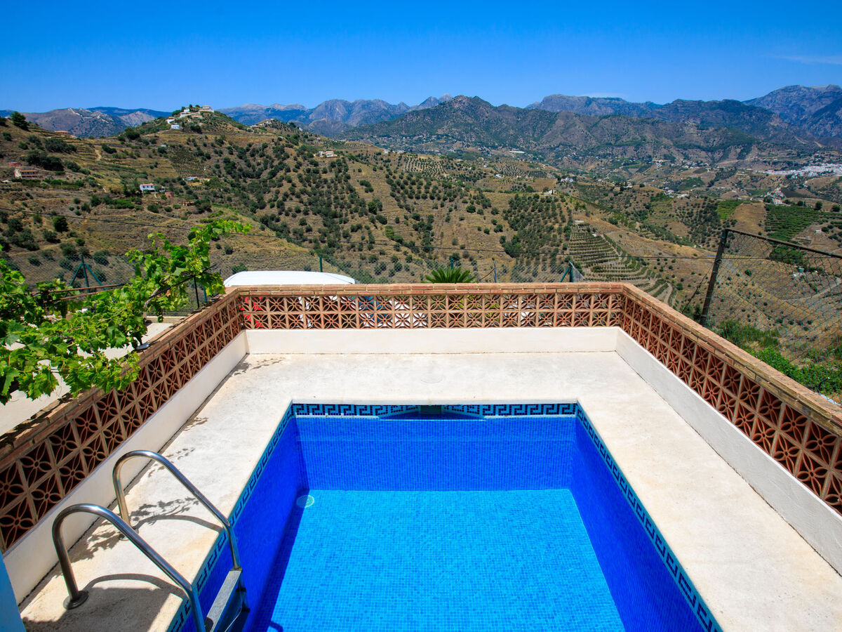 Villa Laura à Nerja : gîte 4 pers, piscine et vue montagne - Photo 2