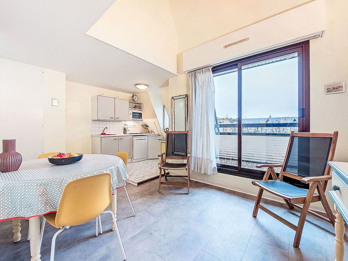 Appartement Le Plazza, balcons est-ouest et vue sur Deauville - Photo 2