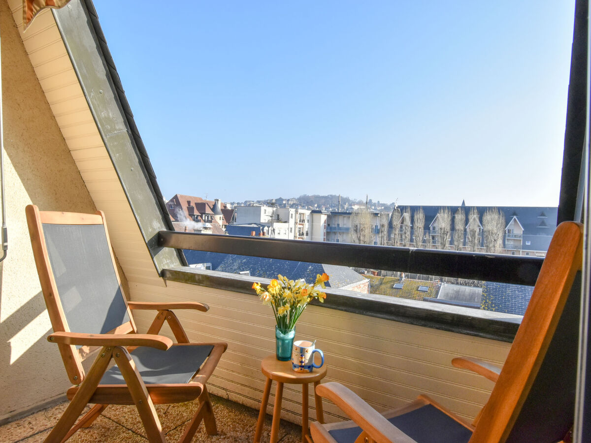 Appartement Le Plazza, balcons est-ouest et vue sur Deauville - Photo 5