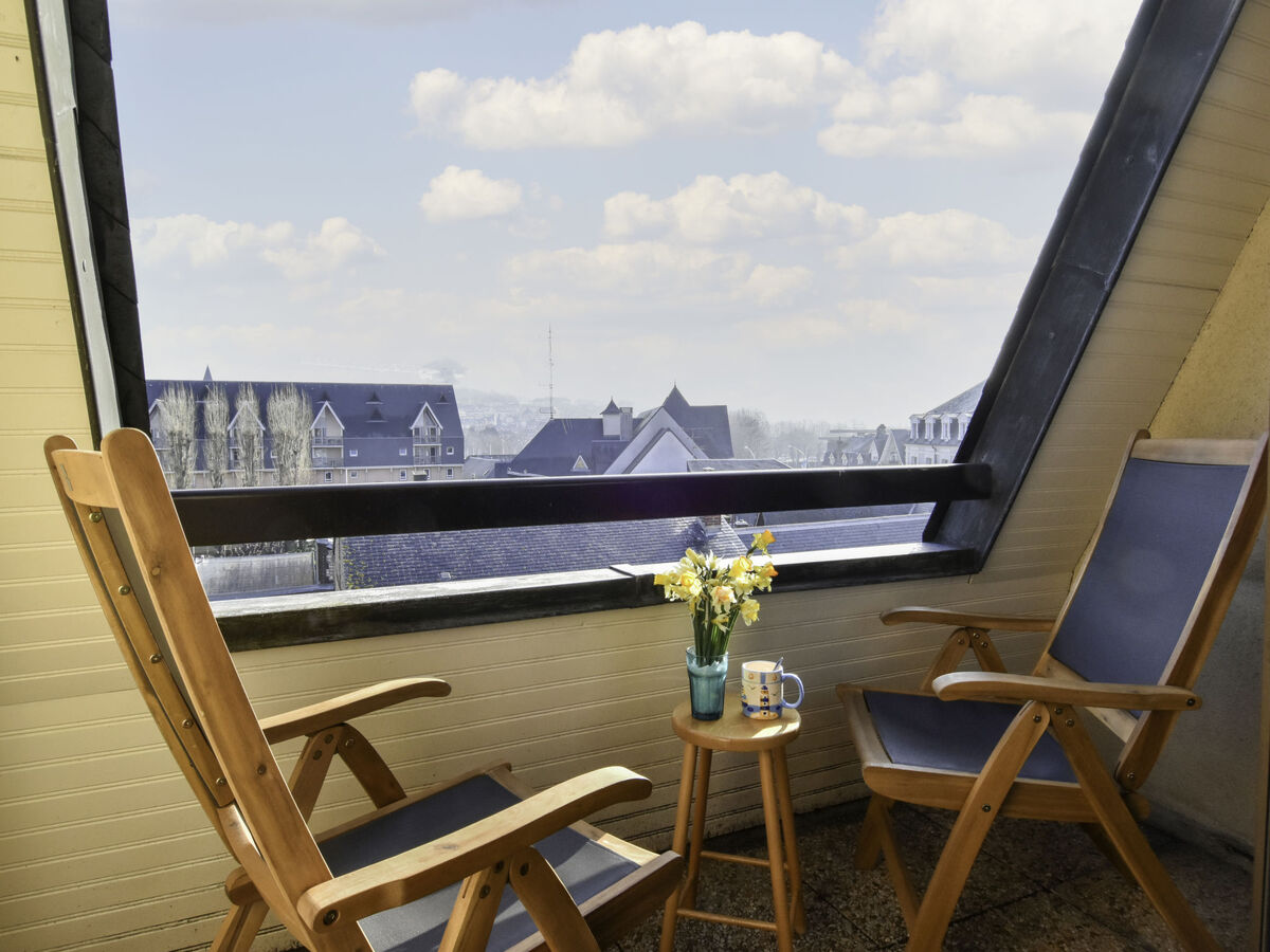 Appartement Le Plazza, balcons est-ouest et vue sur Deauville - Photo 14