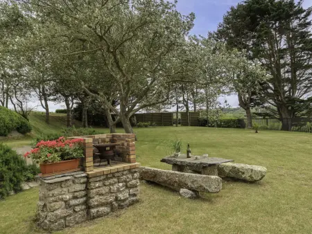 Ty Coz, maison rustique 150 m de la mer : photo 24