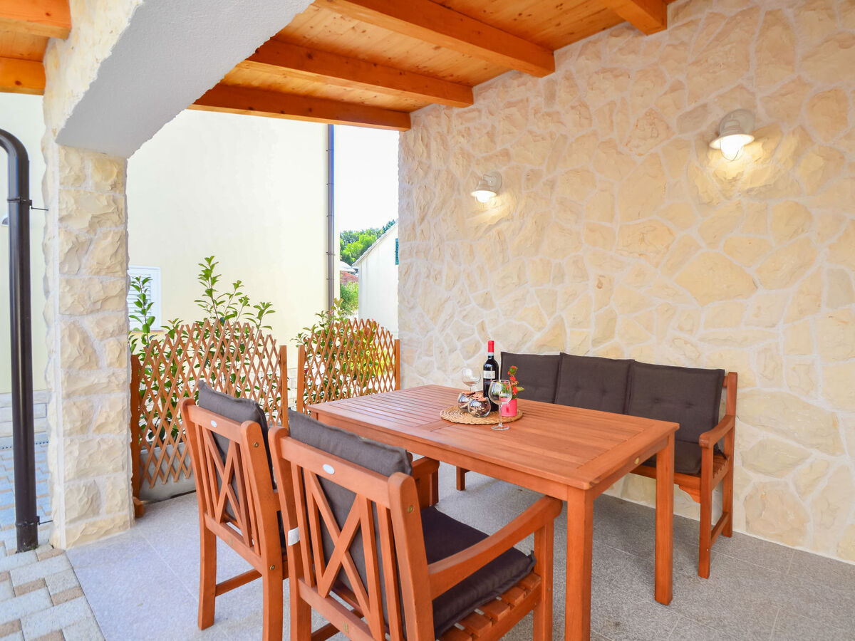Bungalow Ante à 20 m de la mer, Brodarica - Photo 9