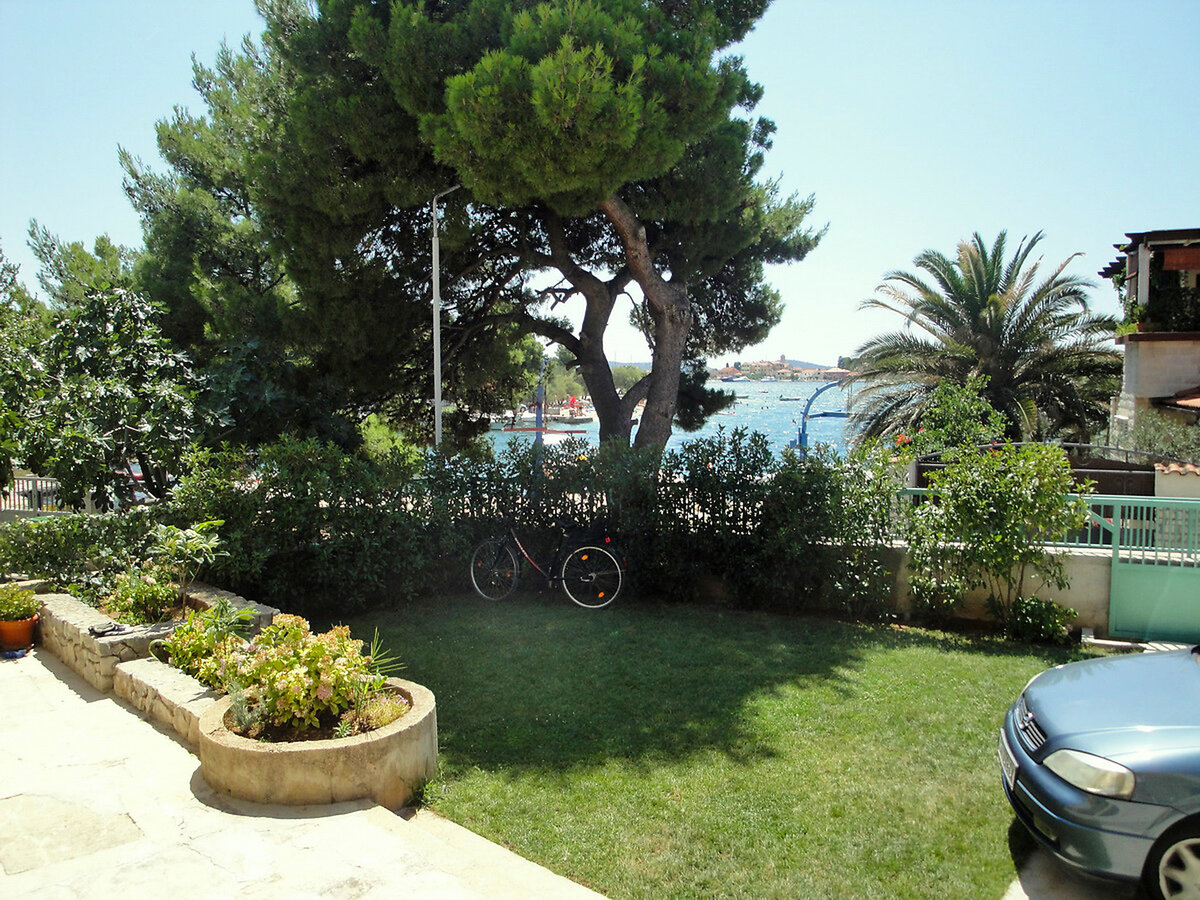 Bungalow Ante à 20 m de la mer, Brodarica - Photo 13