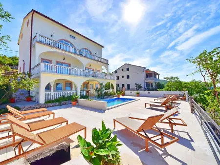 Stana – Maison 7 chambres avec piscine et sauna : photo 17