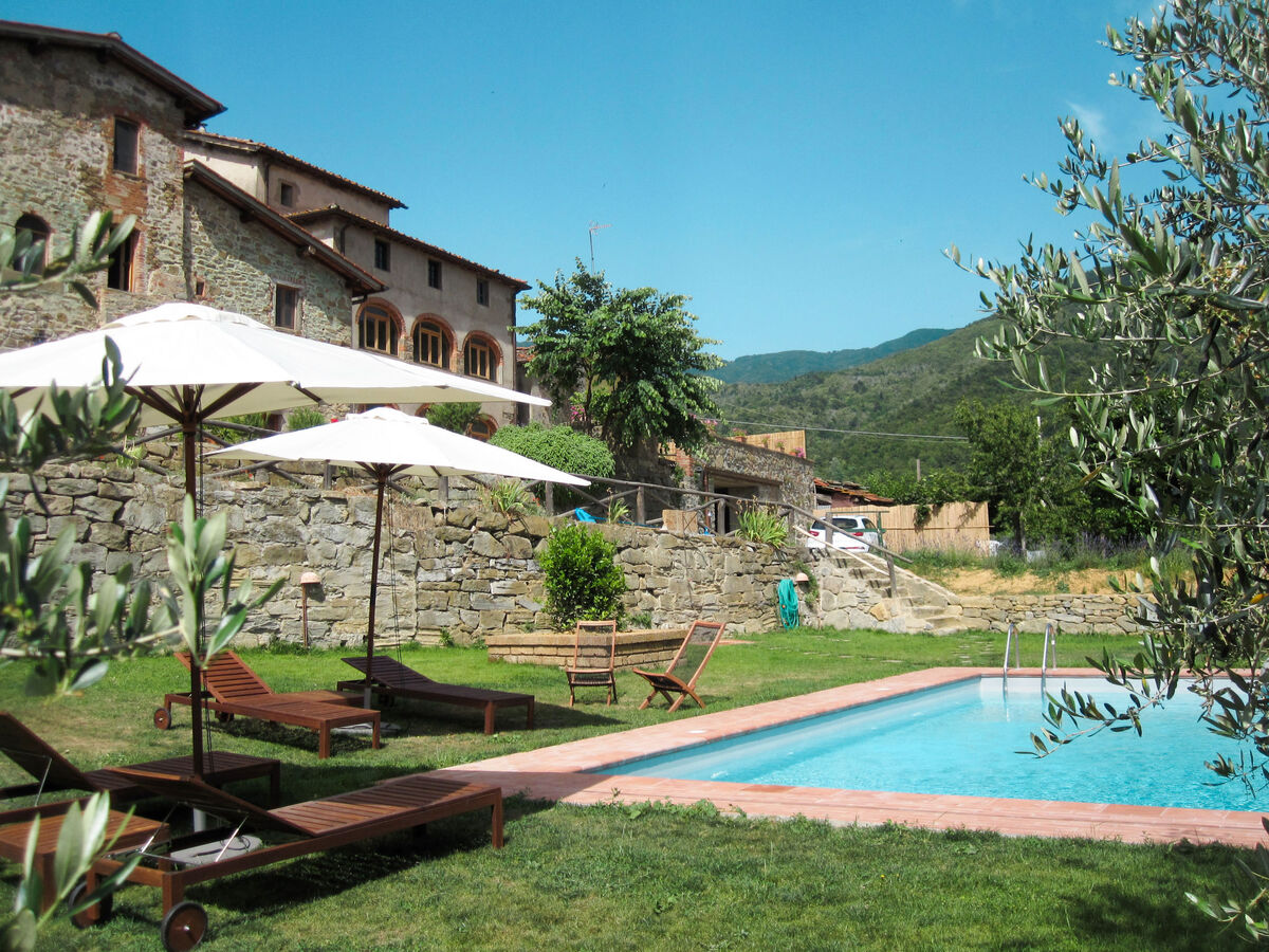 Maison Borgo La Cella, Pian di Scò avec piscine - Photo 1