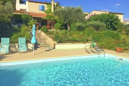 Location maison à Montagnac Montpézat, Vues sur le Verdon : Piscine et Terrasse