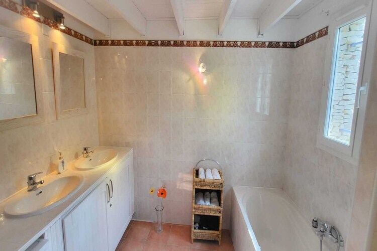 Villa 5 chambres avec piscine privée et jardin clôturé - Photo 13