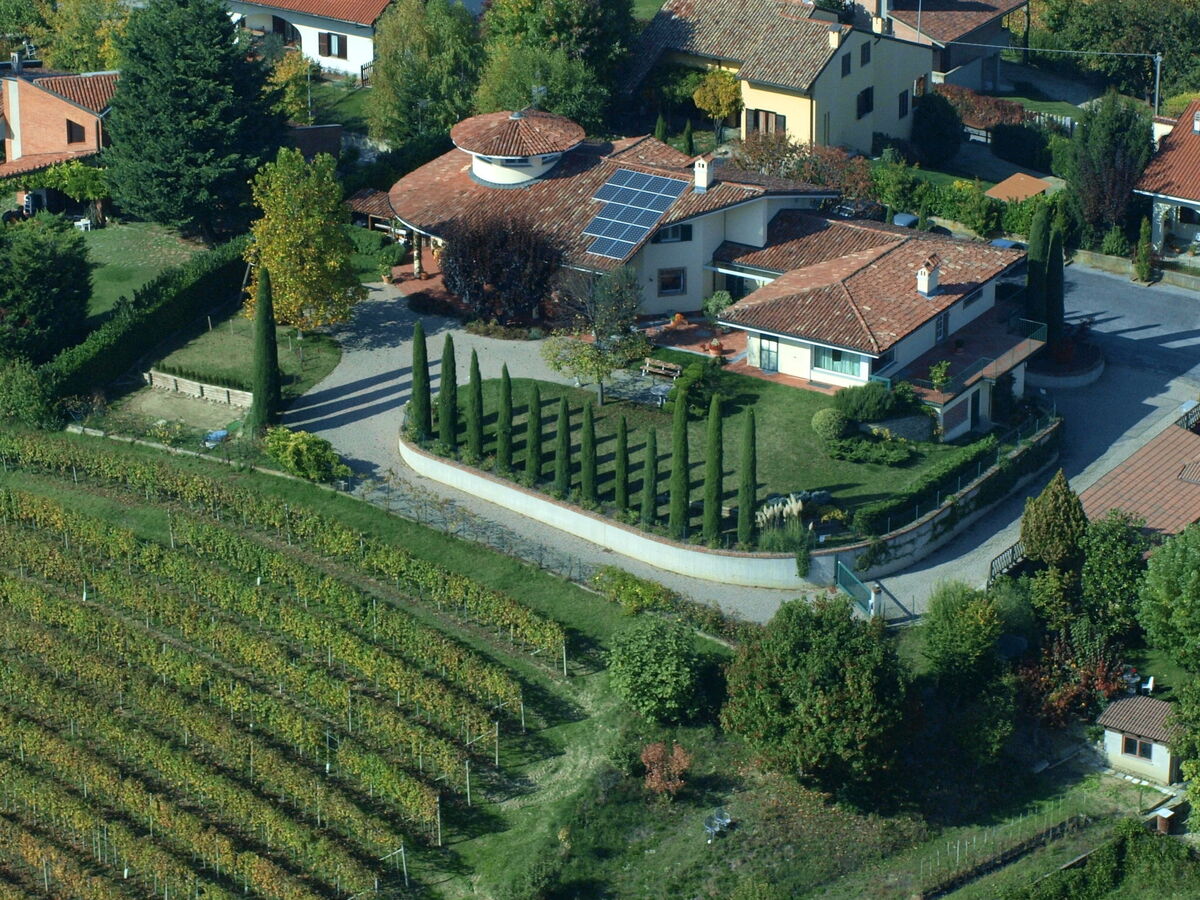 Maison Baroncelli à Barolo, vue sur le château - Photo 3