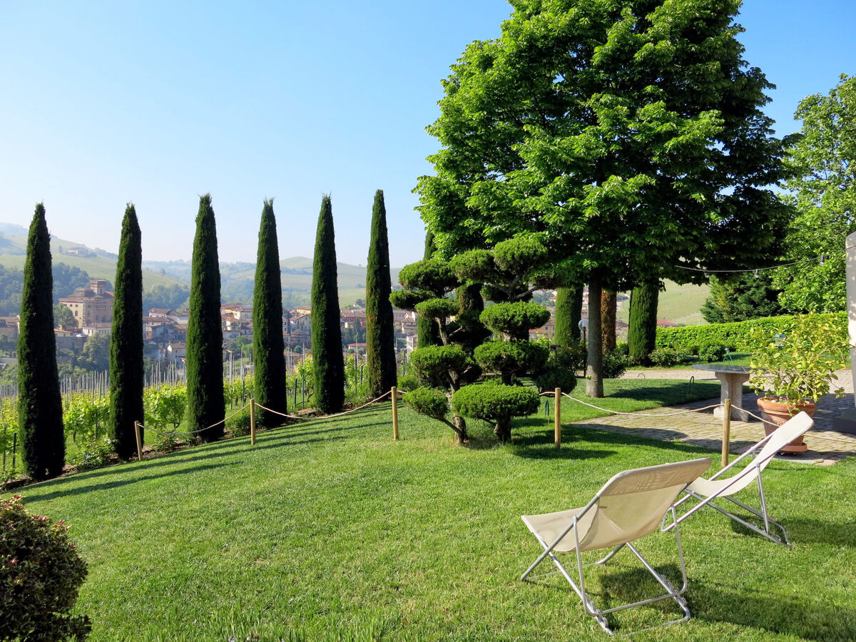 Maison Baroncelli à Barolo, vue sur le château - Photo 4