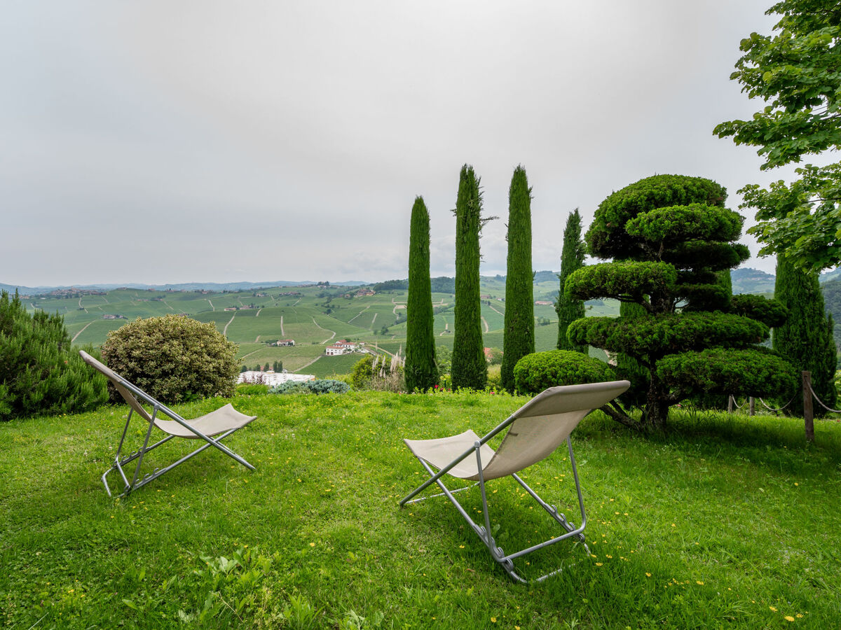 Maison Baroncelli à Barolo, vue sur le château - Photo 25