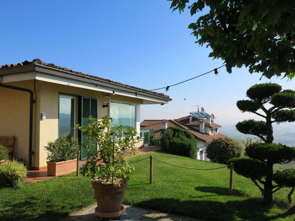Maison Baroncelli à Barolo, vue sur le château - Photo 26