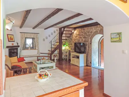Maison Škalniški avec piscine privée à Jurdani : photo 3