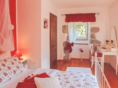 Maison Škalniški avec piscine privée à Jurdani : photo 4