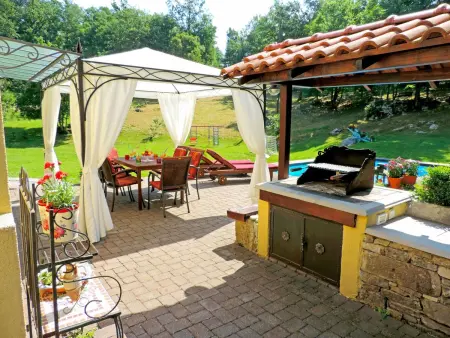 Maison Škalniški avec piscine privée à Jurdani : photo 6