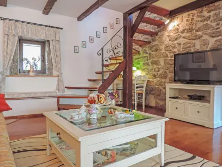 Maison Škalniški avec piscine privée à Jurdani : photo 8