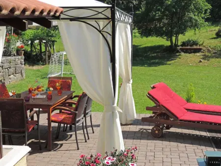 Maison Škalniški avec piscine privée à Jurdani : photo 26
