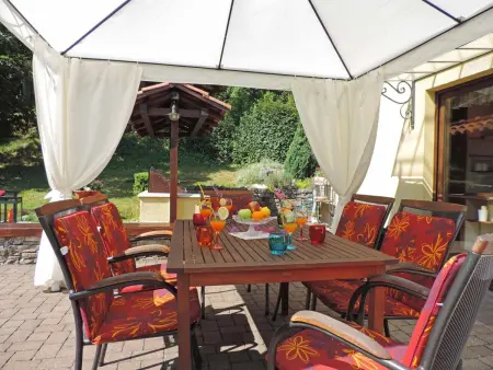 Maison Škalniški avec piscine privée à Jurdani : photo 27