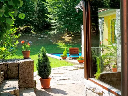 Maison Škalniški avec piscine privée à Jurdani : photo 29