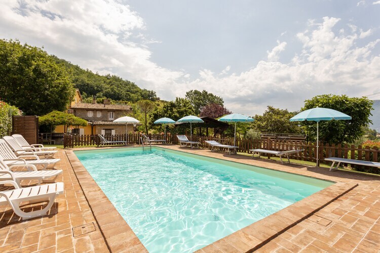 Maison Lucia à Assisi : agriturismo avec piscine et vue vallonnée - Photo 1