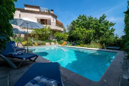 Location villa à Vence, Villa provençale avec piscine privée