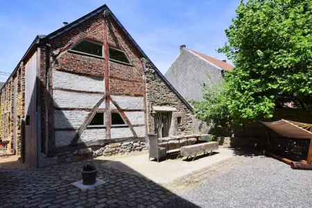 Location gite à Oppagne, Retraite relaxante près des forêts