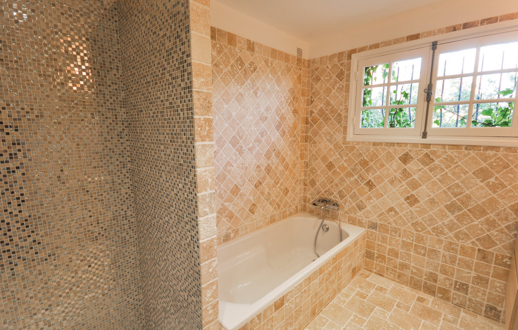 Maison vue mer avec piscine débordement aux Issambres - Photo 29
