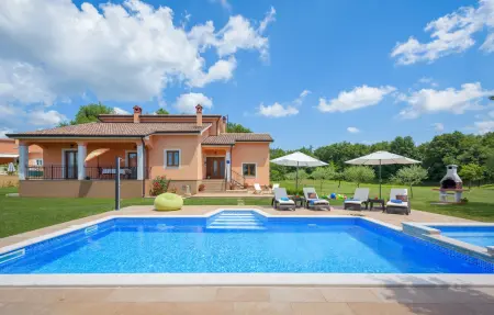 Location maison à Tinjan