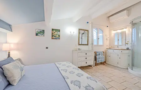 Ancienne bergerie avec piscine privée à Fontarèches : photo 24