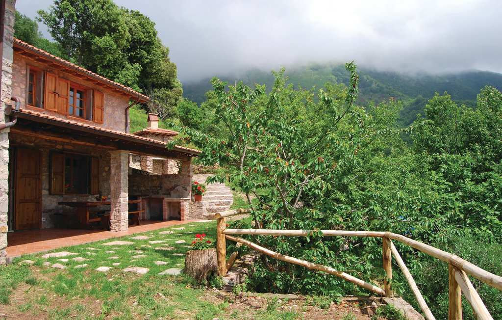 Casa Pantera : maison pierre avec piscine à Camaiore - Photo 6