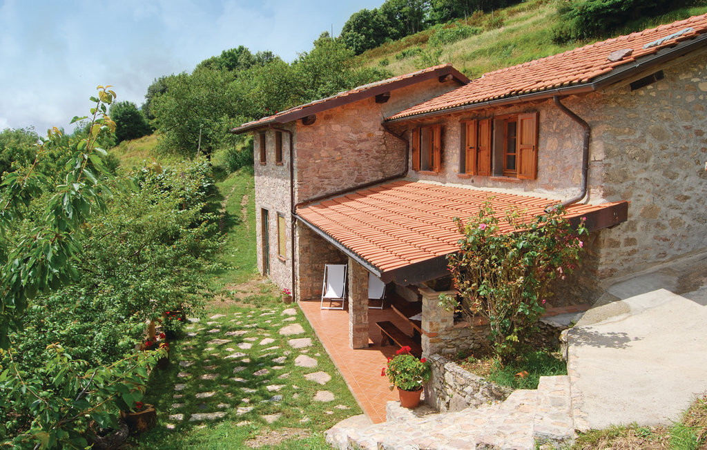 Casa Pantera : maison pierre avec piscine à Camaiore - Photo 8