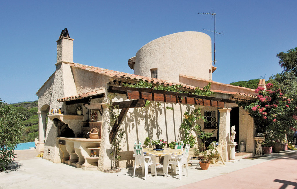 Villa méditerranéenne avec tour et piscine à Sainte-Maxime - Photo 9