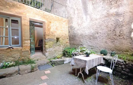 Maison en pierre du XIIe siècle à Bonnieux : photo 3