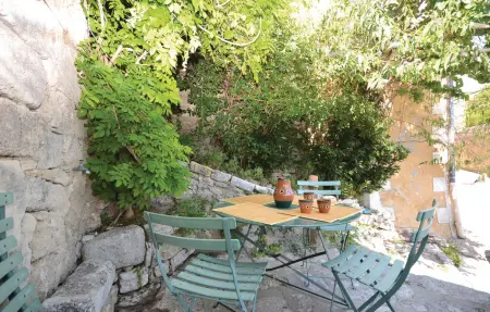 Maison en pierre du XIIe siècle à Bonnieux : photo 9