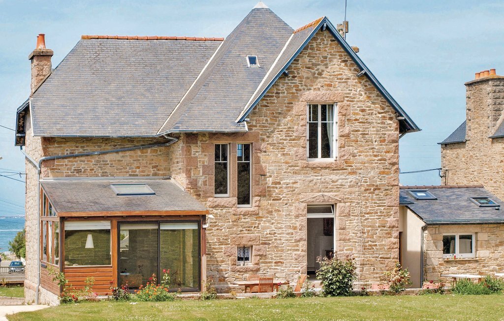 Maison en granit rose face à la mer, Tredrez-Locquemeau - Photo 1
