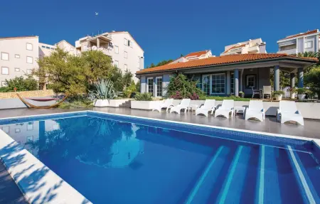 Location maison à Novalja