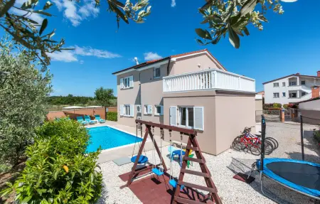 Location maison à Loborika