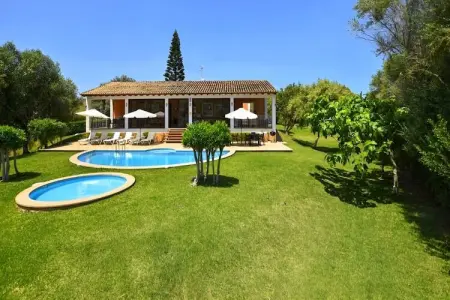 Location maison de vacances à LLevant, Son severa